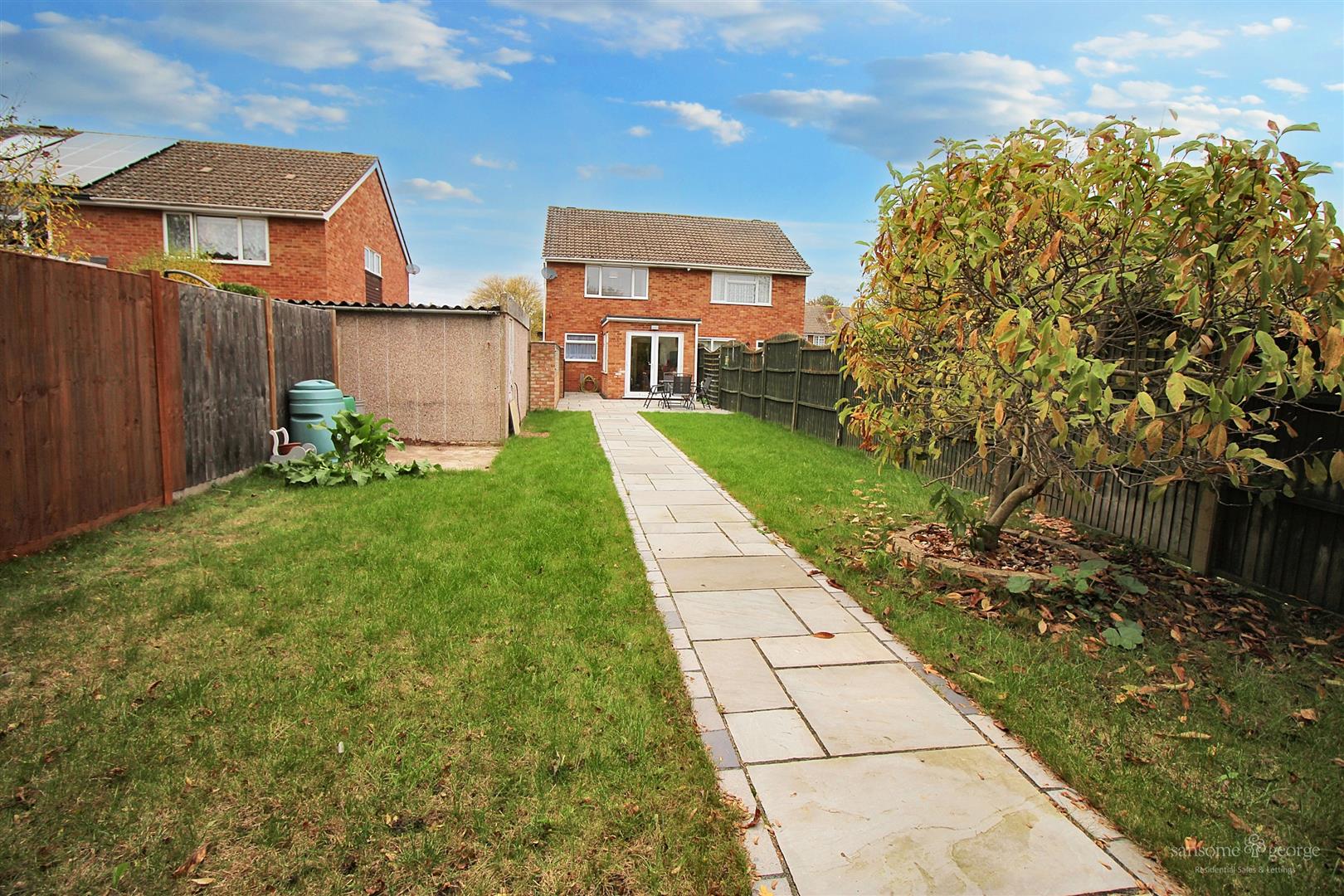 3 bed property in Vine Crescent, Reading